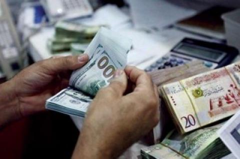 Libye: la Banque centrale va taxer les transactions en devises étrangères pour harmoniser les taux de change dans le pays